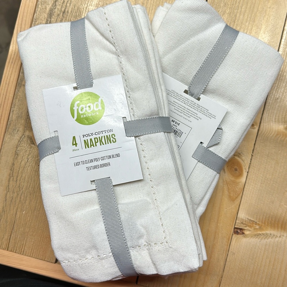 8 pairs of white cloth table napkins
